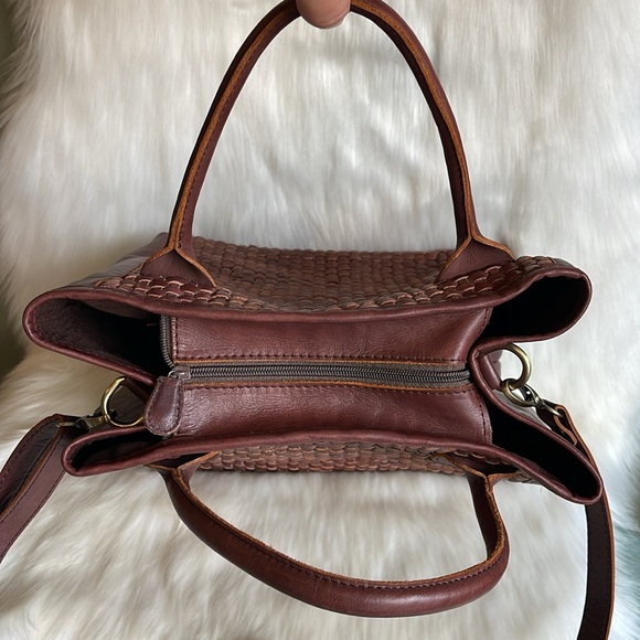 Artisan Woven Genuine Leather Tote Crossbody Bag - Picture 8 of 17